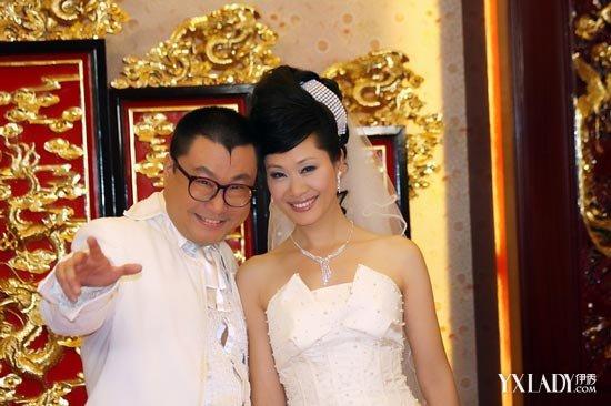 尹相杰和老婆补拍婚纱照，他老婆是谁呢？