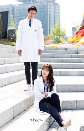 如何评价韩剧《doctors》