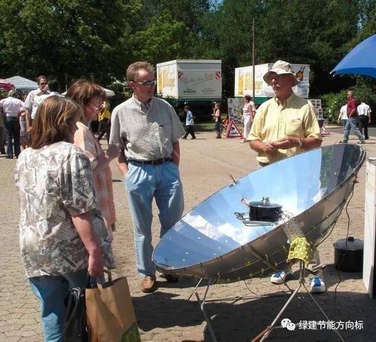 太阳能灶奥运圣火取火器和英国科学家曲阳血分别使用的哪种工具原理是什么？