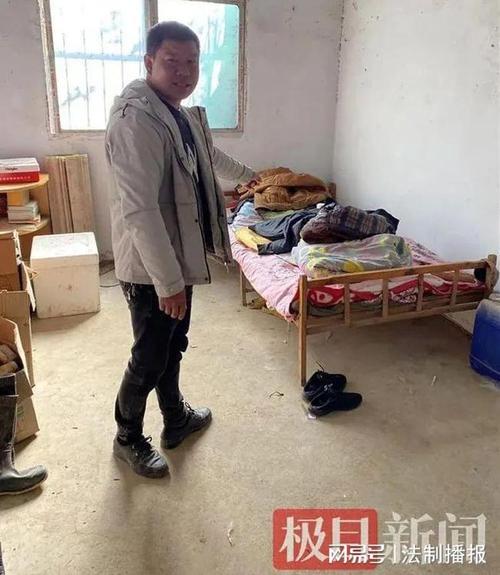 湖北男子遇聋哑流浪汉，掏空积蓄收养12年，期间他们是如何生活的？