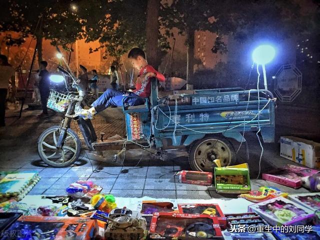 揭秘摆地摊卖什么最赚钱而且很受欢迎